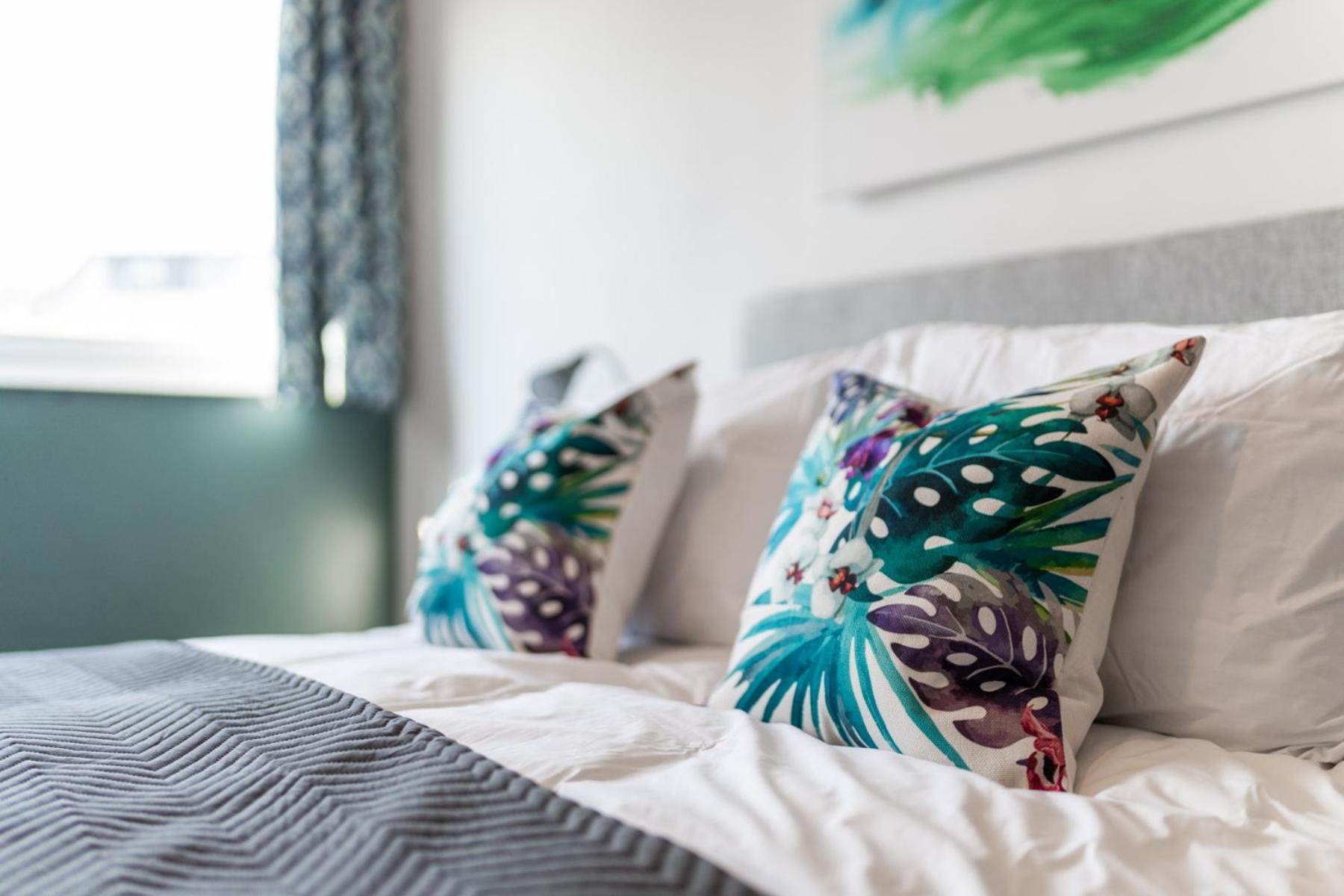 The Kingsway- 2 Bedroom Central Swansea Apartments By Stayright Exterior foto