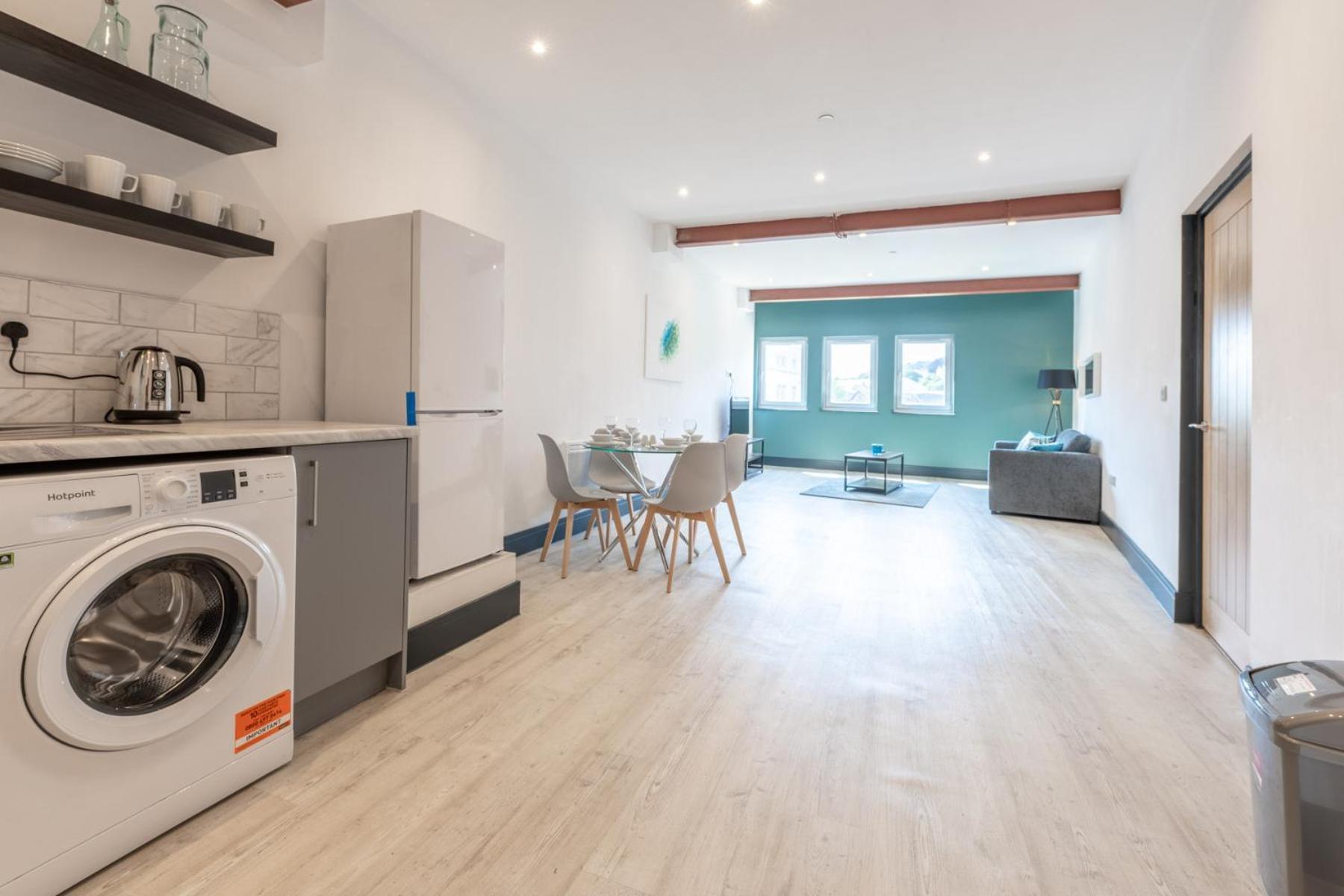 The Kingsway- 2 Bedroom Central Swansea Apartments By Stayright Exterior foto